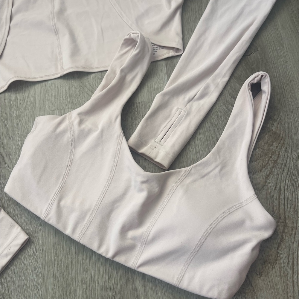 Vitality Set Size Small Sports Bra and Long Sleeve - Picture 2 of 4